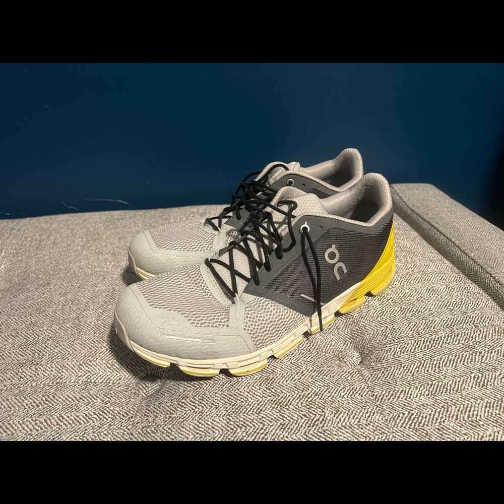 ON Running shoes USED